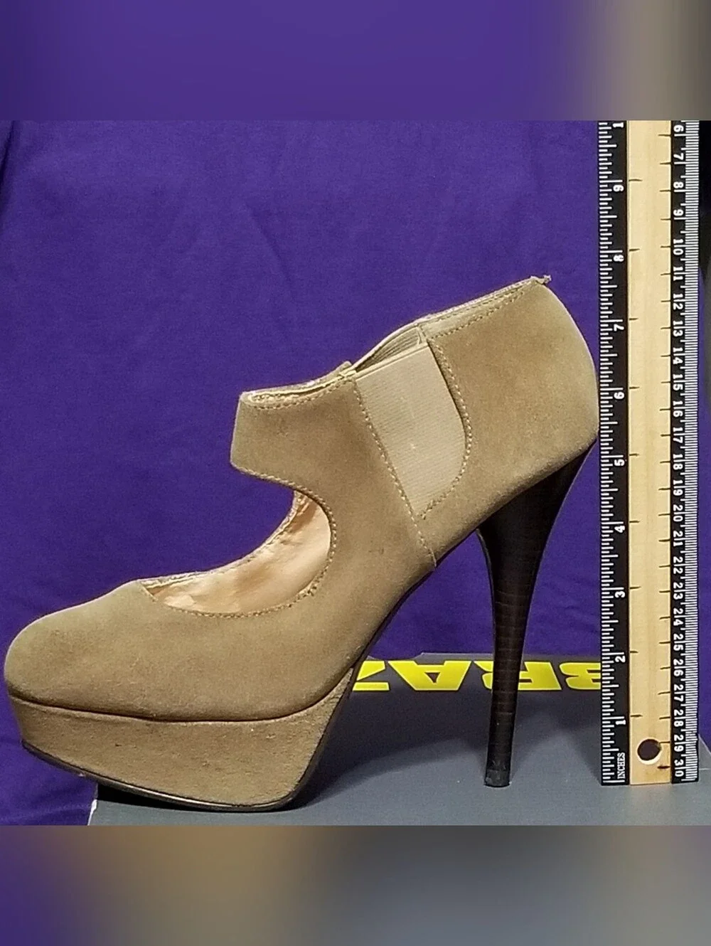 Kelsi Dagger Women's Size 8 Olive Green & Tan 